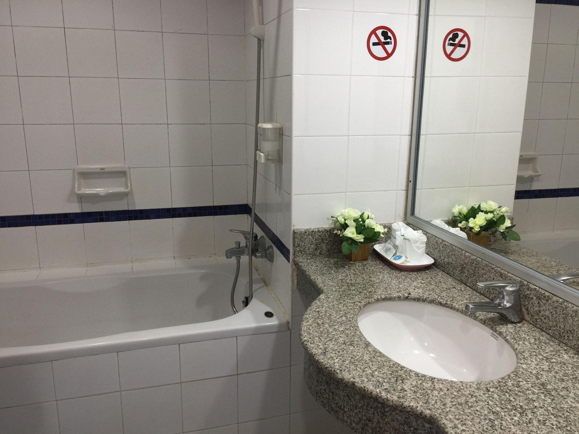 Krabi Golden Hill Hotel Екстериор снимка